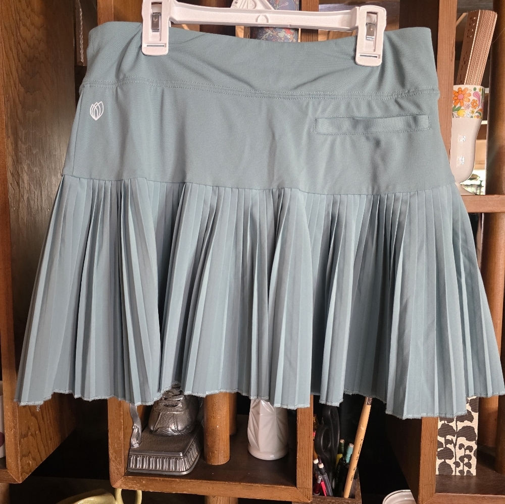 GG Blue Luxe Sport Women's Pleated Skirt in Teal Small NWOT